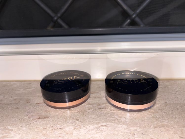 Astra Loose Powder Makeup image 1