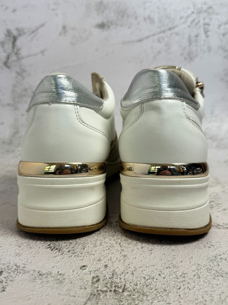 Westland White And Gold Sneakers 7