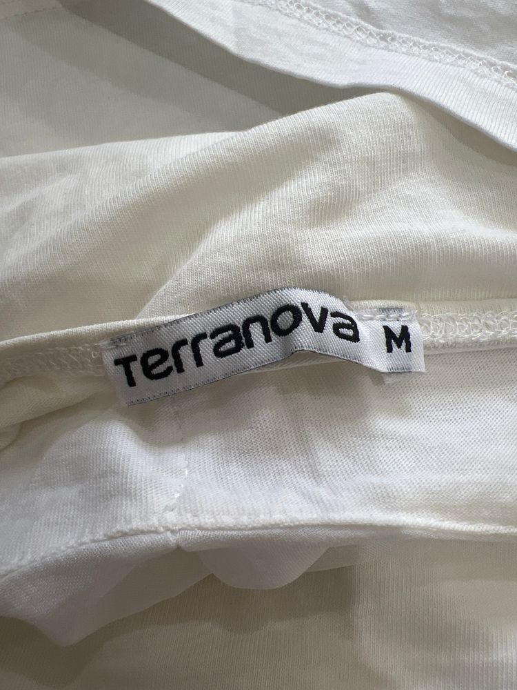 SATC drop | medium white top with ruffle neck line image 4