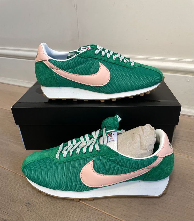 Nike Green And Pink Sneakers
