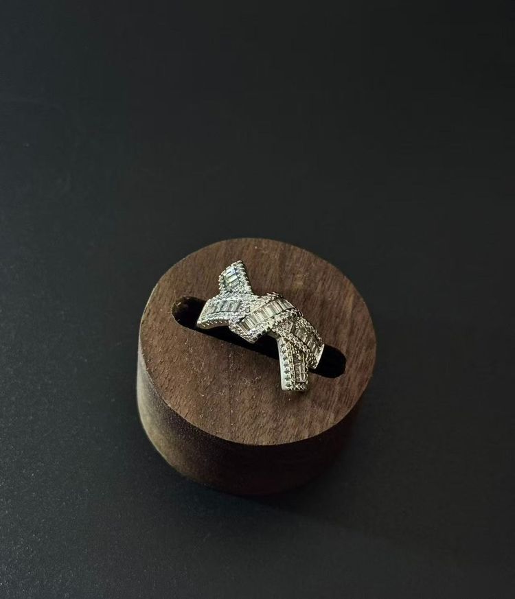Silver Ring With Crisscross Design