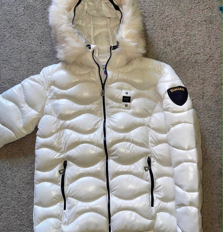 Blauer Puffer Jackets With Fur Hoods image 5