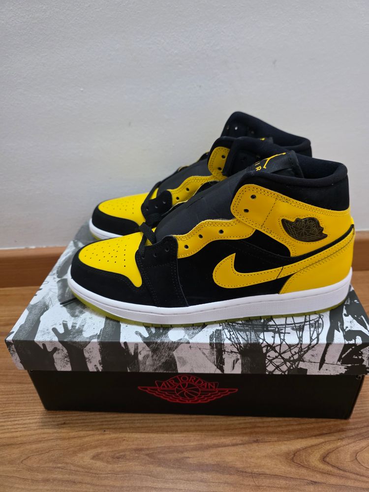 Jordan Jordan 1 Mid New Love  product image