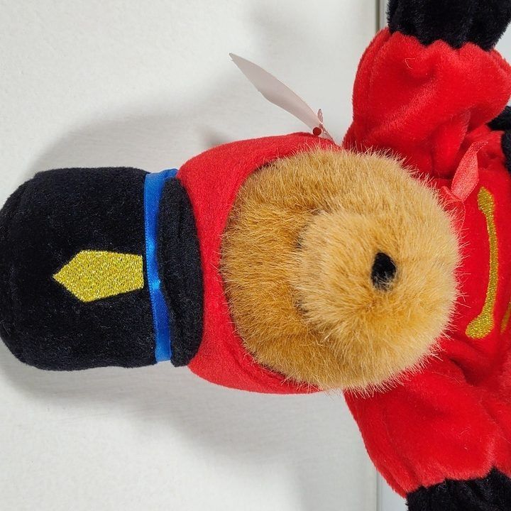 Plush Teddy Bear In Red And Blue Soldier Outfit imagen 3