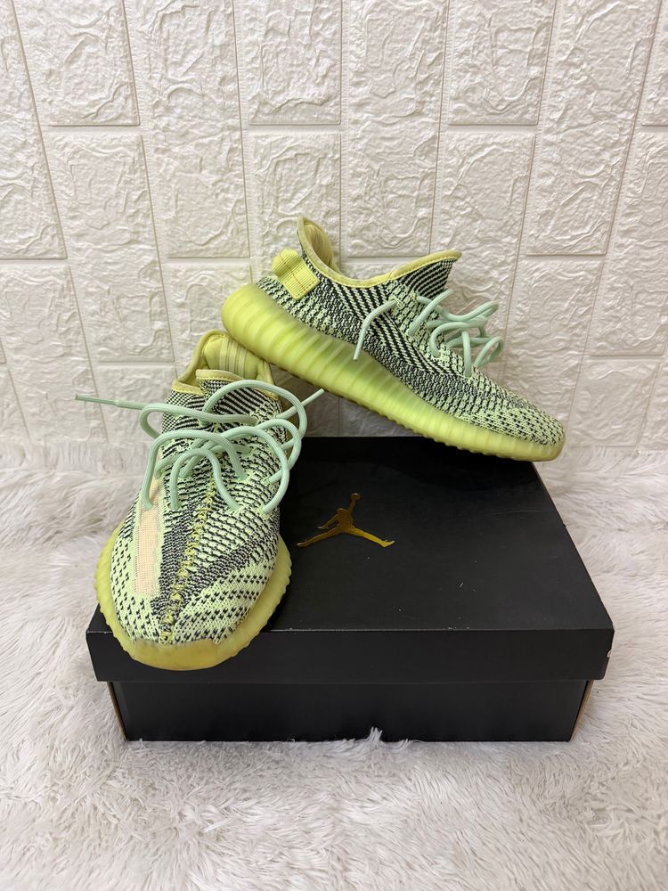 Adidas Yeezy Boost 350 V2 Sneakers