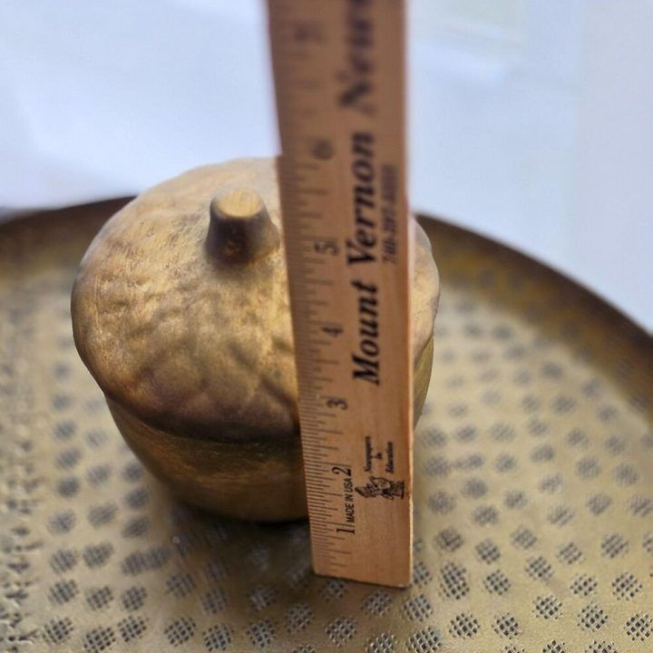 Acorn-Shaped Container With Lid image 3
