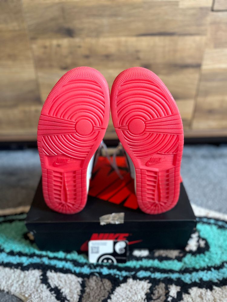 Jordan 1 Retro High “Spider-Man Across the Spider-Verse” U.K. 8.5 obraz 3