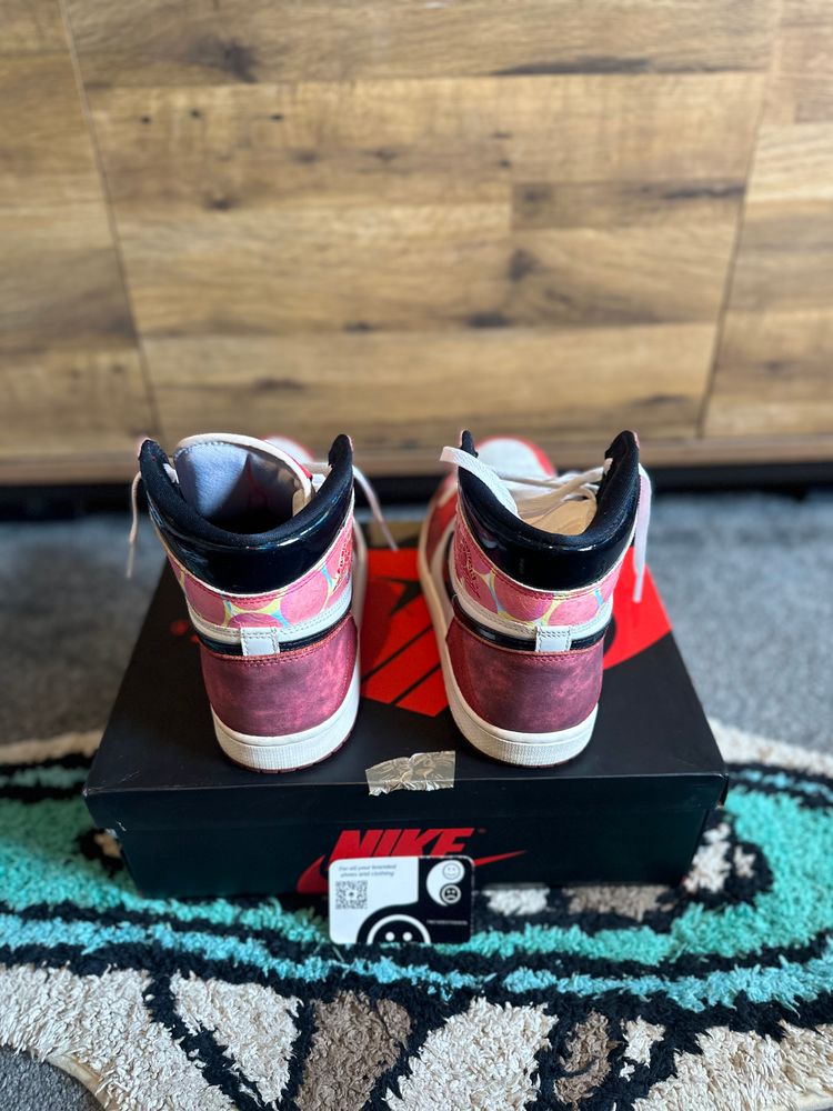 Jordan 1 Retro High “Spider-Man Across the Spider-Verse” U.K. 8.5 obraz 7