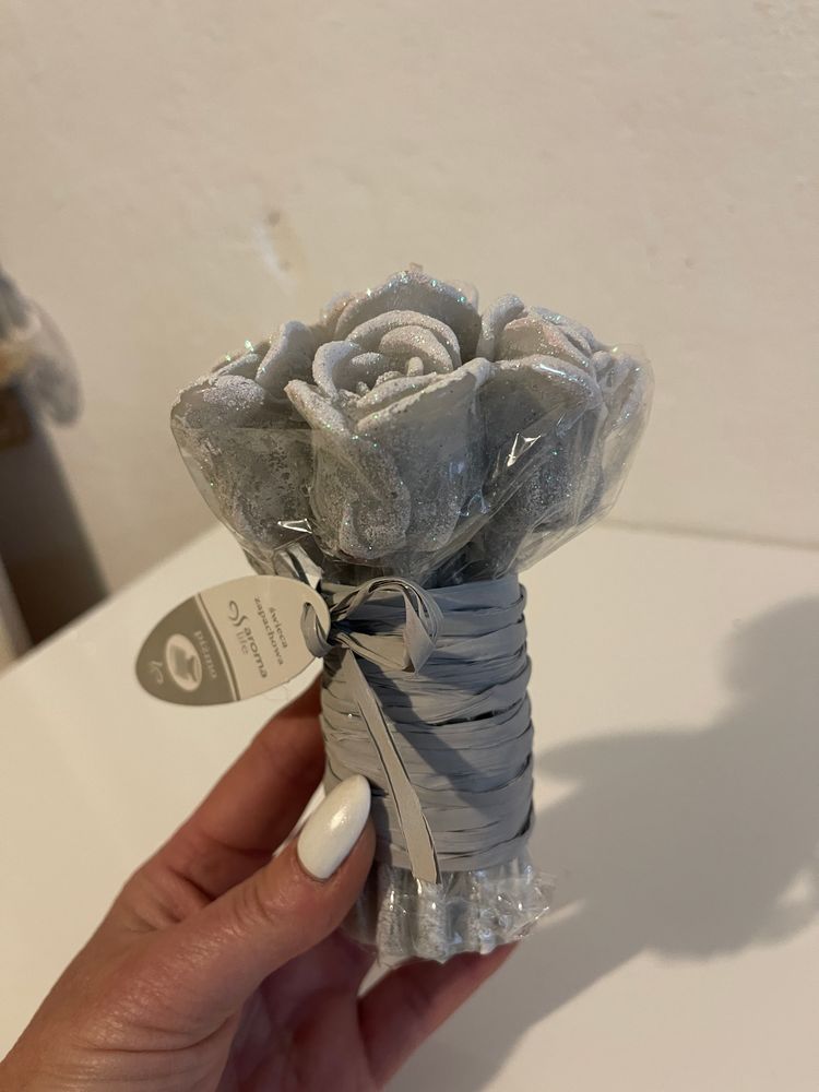 Rose Bukiet świeca szara o zapachu piżma  product image