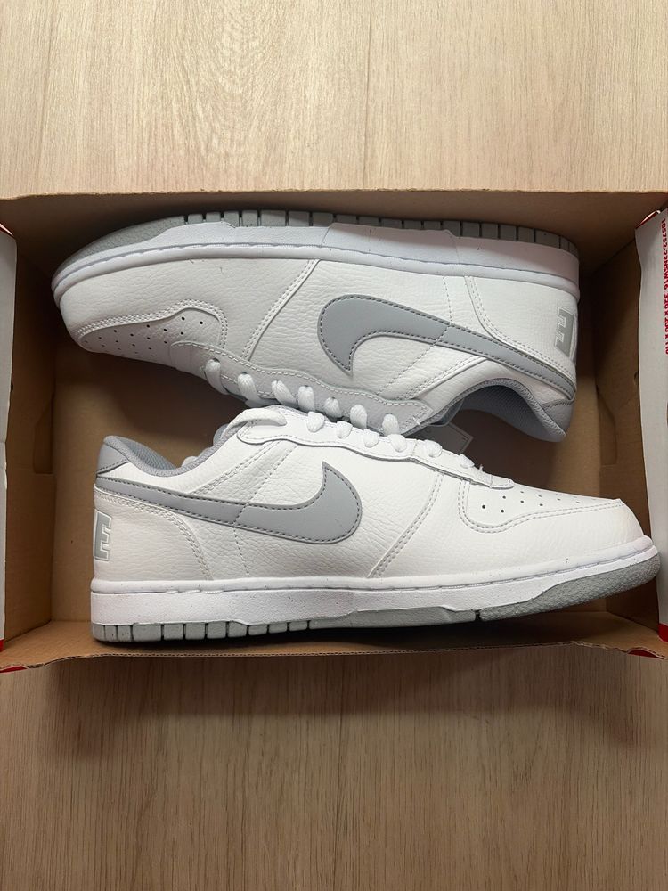 Nike Nike White And Grey Sneakers product image