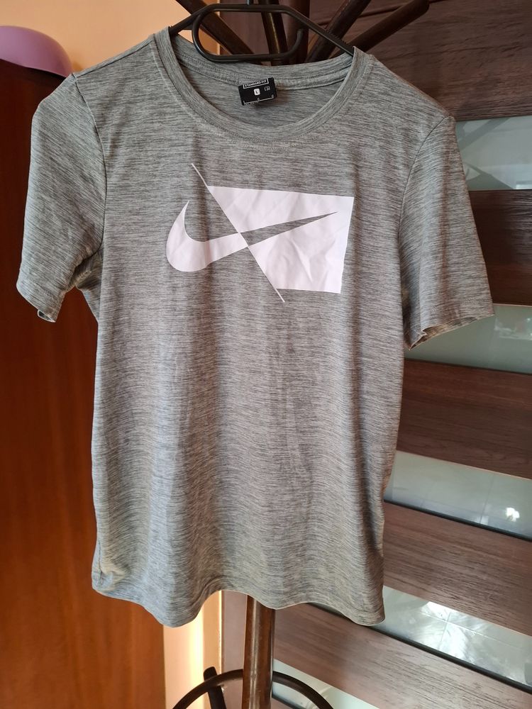 Nike Grey T-Shirt image 1
