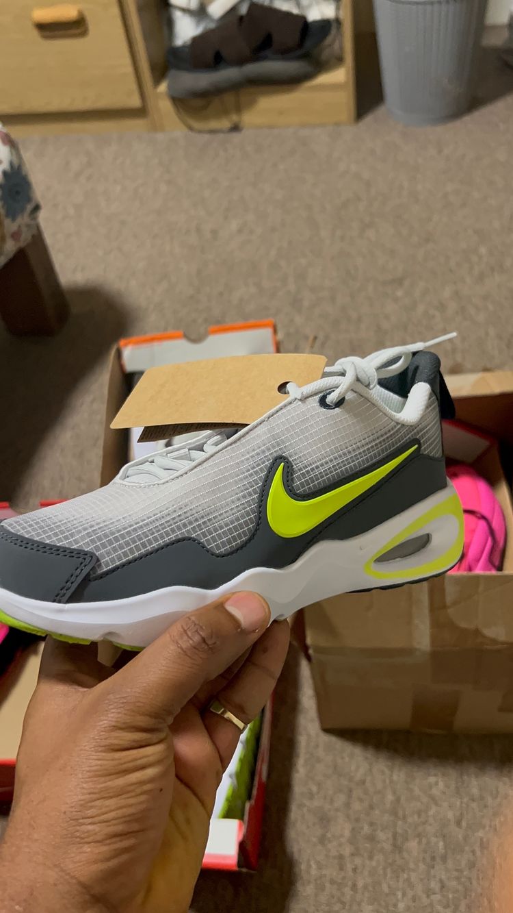 Immagine di Nike running shoes 2