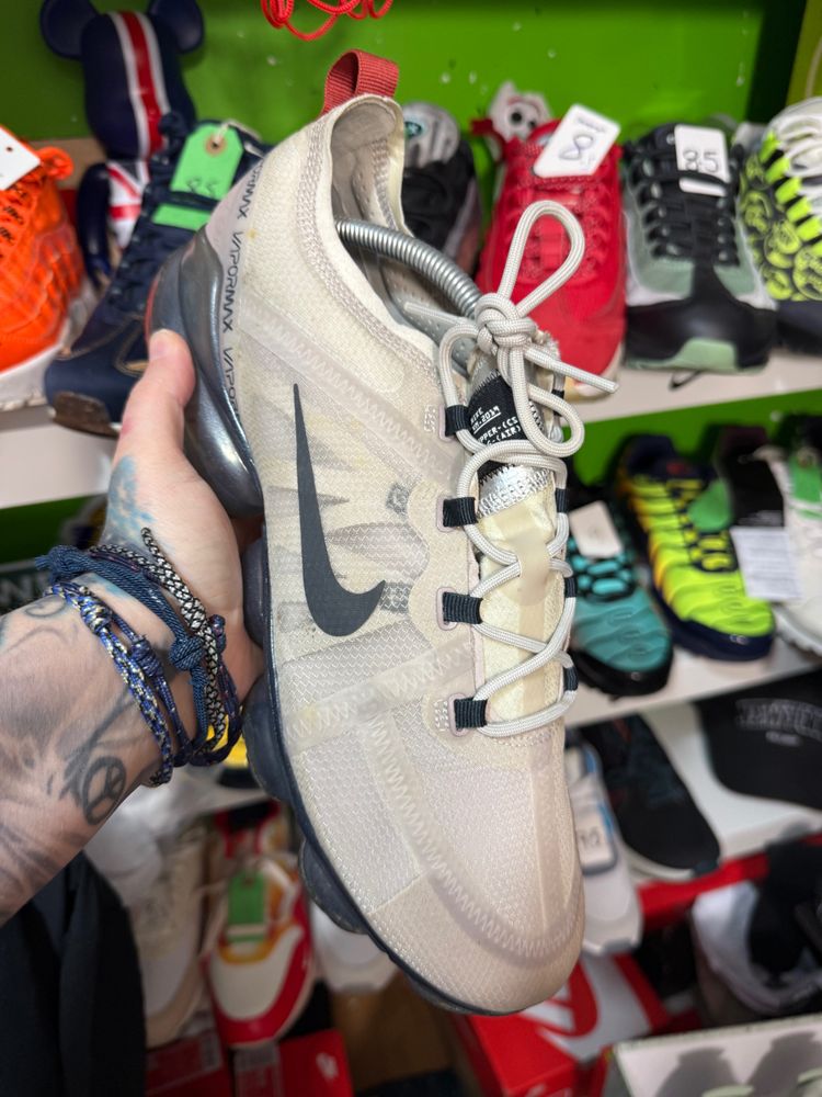 Nike Running Shoe-  clean 