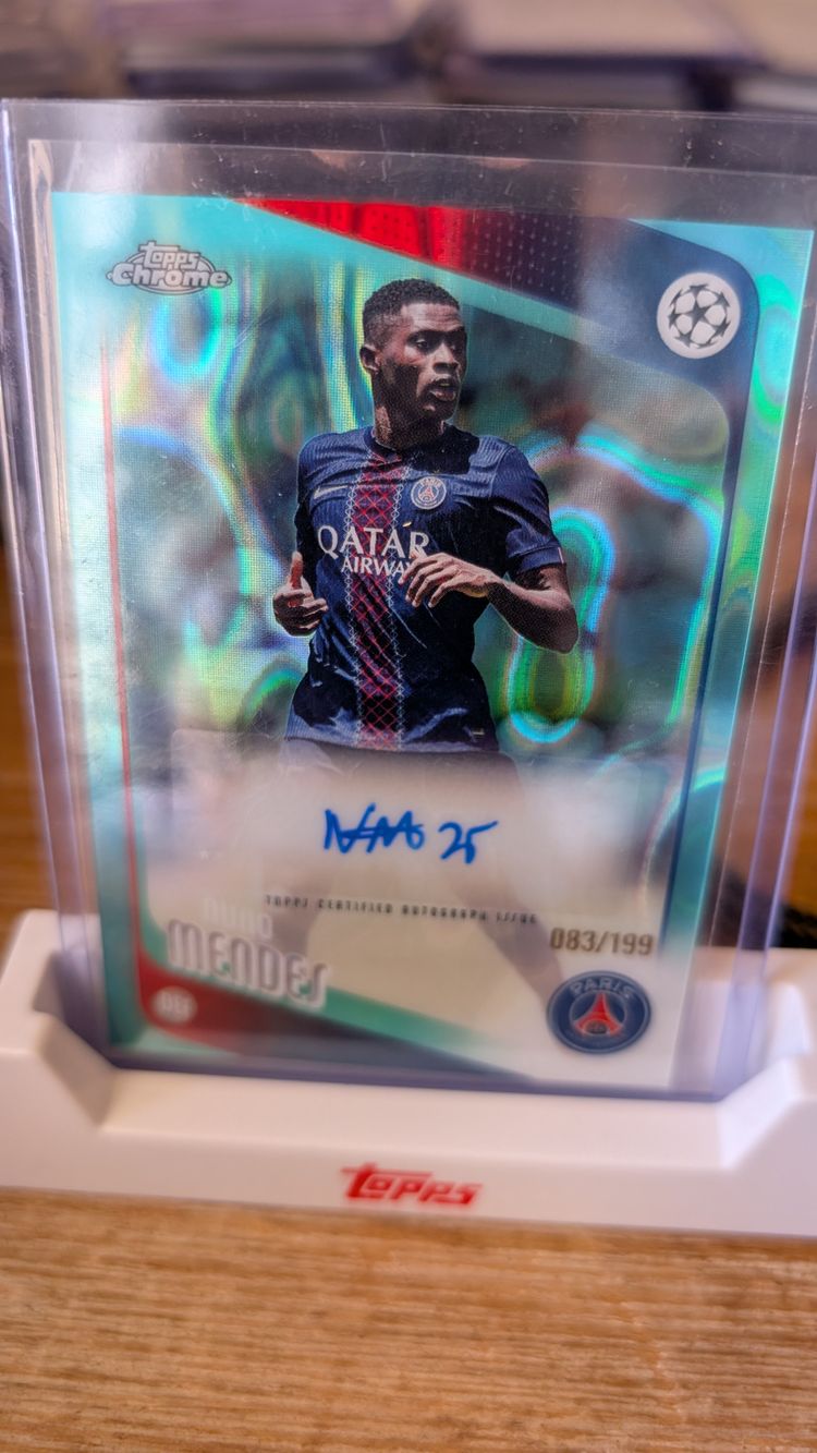 Nuno Mendes Auto Aqua Refractor /199 Topps Chrome UCC 2025/26 PSG Champions League