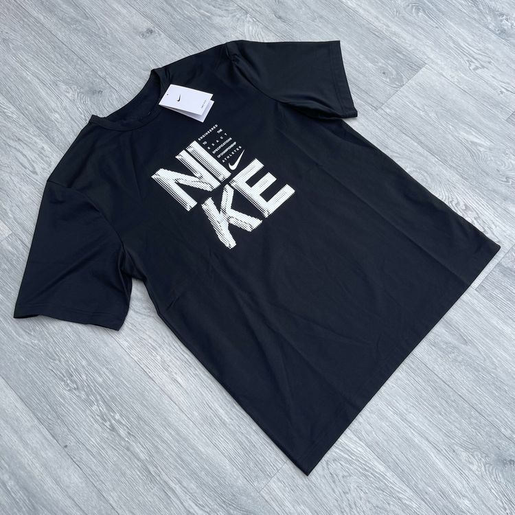 Nike Dri-FIT Hyverse Top and Unlined Form Shorts Training Set - Black image 2