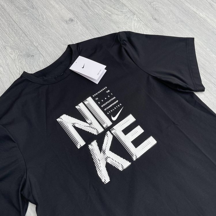 Nike Dri-FIT Hyverse Top and Unlined Form Shorts Training Set - Black image 3