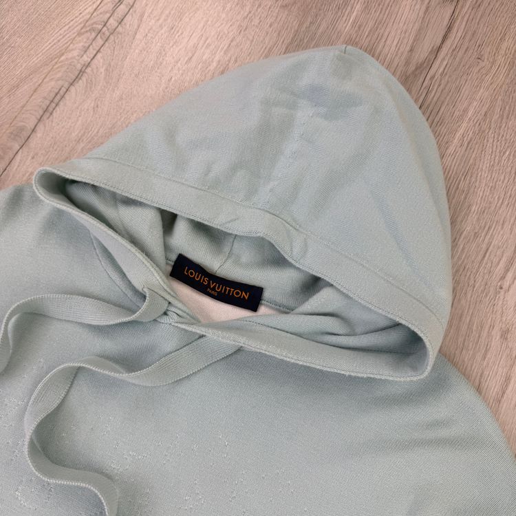 Louis Vuitton Men’s Baby Blue Monogram Gradient Pullover Hoodie (Copy) imagen 2