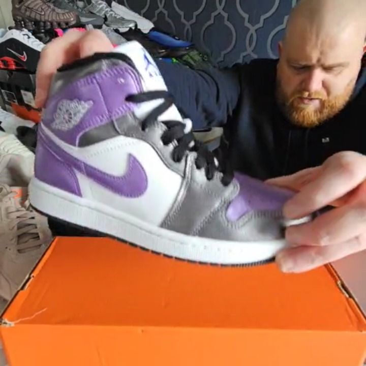 Jordan Jordan 1 Mid wht/grape/ice black - UK5 product image