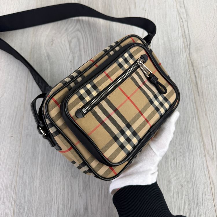 Immagine di Burberry Men’s Classic Messenger Bag 5
