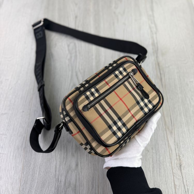 Immagine di Burberry Men’s Classic Messenger Bag 8