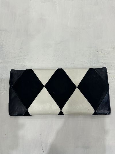 devil wears prada | black and white patterned clutch purse 3