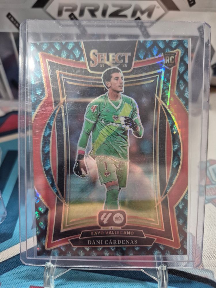 DANI CARDENAS RC DRAGONSCALE REAL VALLECANO /28