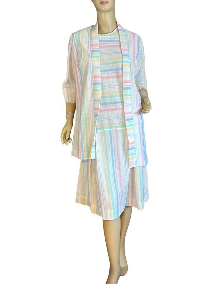 Pastel Striped Skirt Suit With Jacket imagen 1