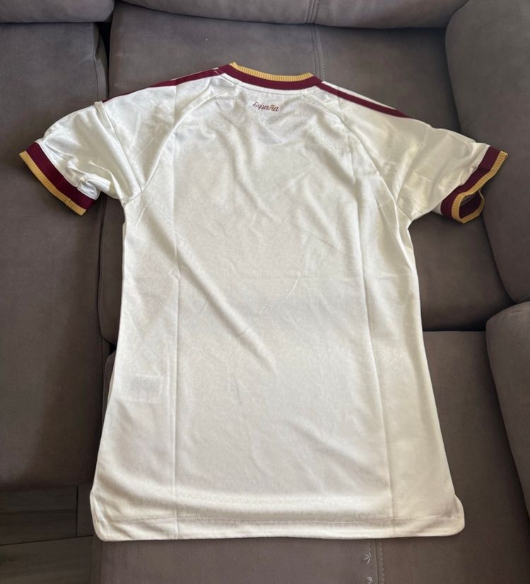 Camiseta talla S España visitante versión jugador sin estrenar!! imagen 2