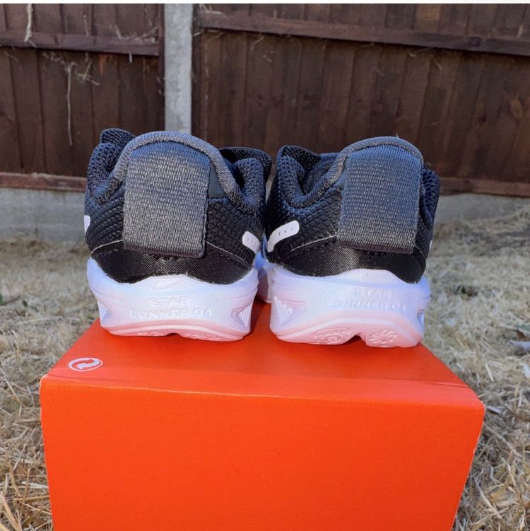 Nike Star Runner 4 Nn Kids Shoes 2.5 imagen 4