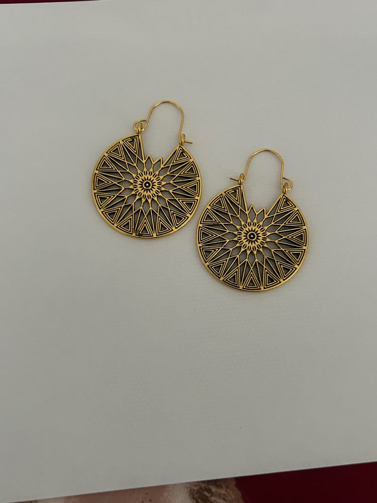 Gold-Tone Round Patterned Earrings 3