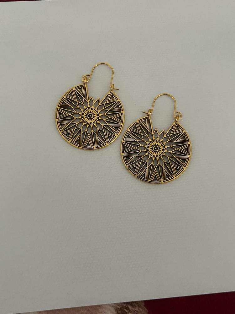 Gold-Tone Round Patterned Earrings 4