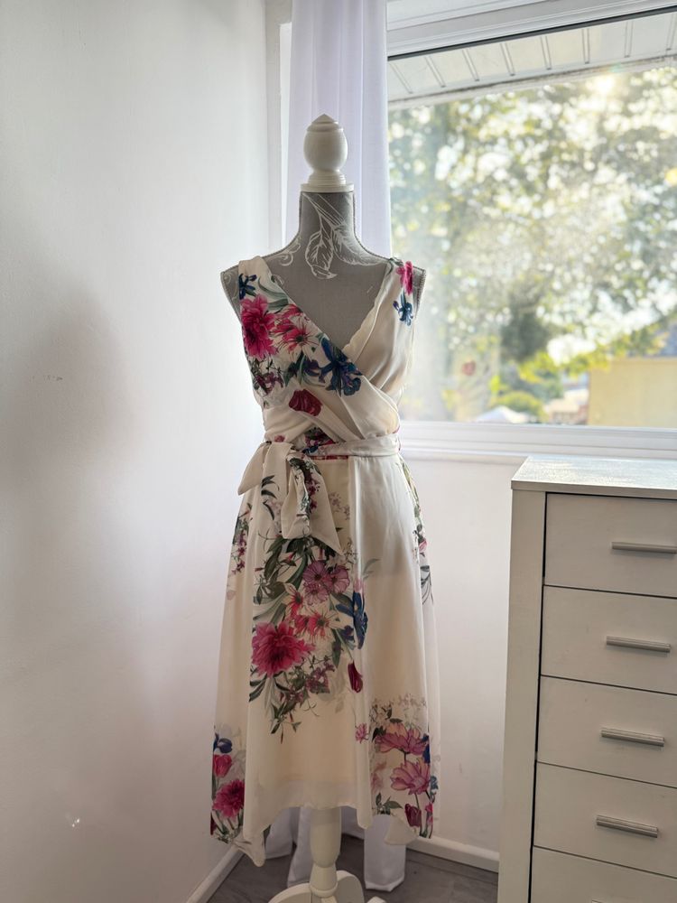 Billie & Blossom Floral Wrap Dress