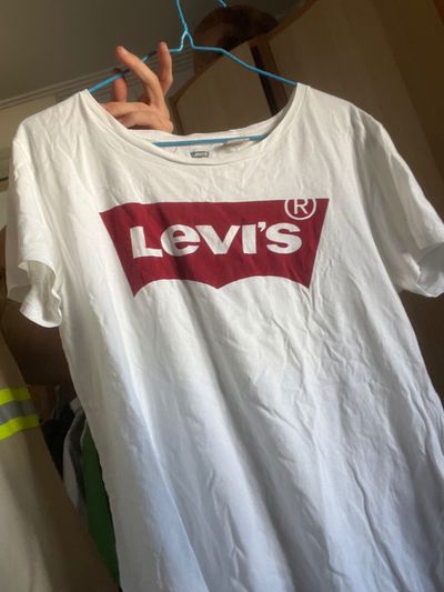 Levi'S White T-Shirt