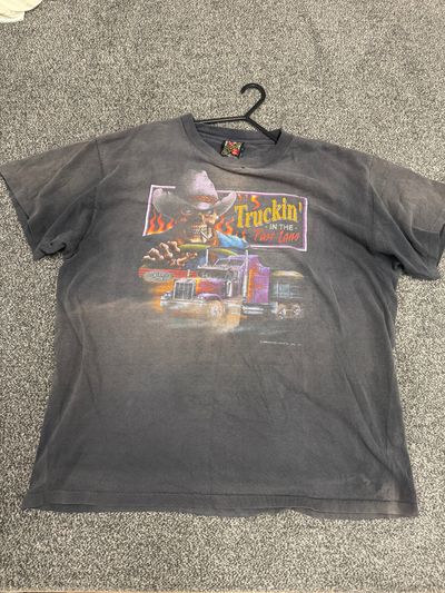 3D Emblem Graphic T-Shirt