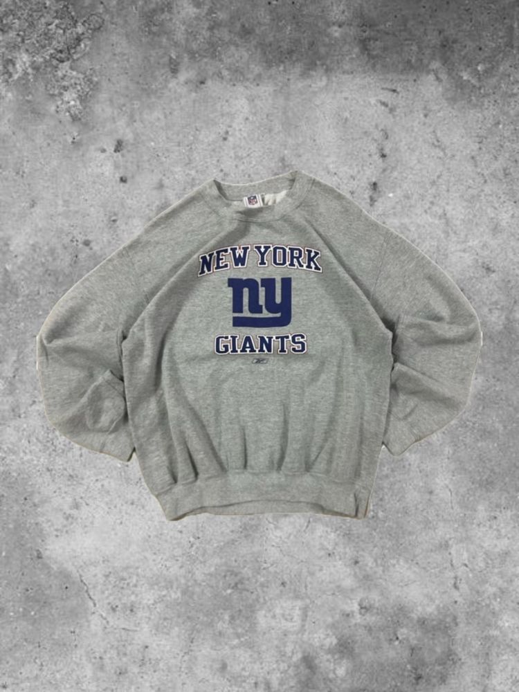 New York Giants grey sweatshirt with New York Giants logo product image