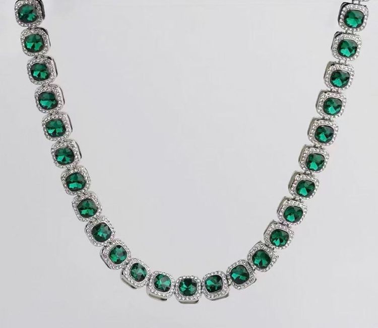 Green Gemstone Necklace image 1