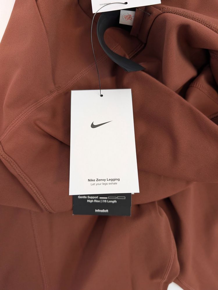 legginsy Nike Universa M brązowe wysoki stan z kieszeniami athleisure gym image 4