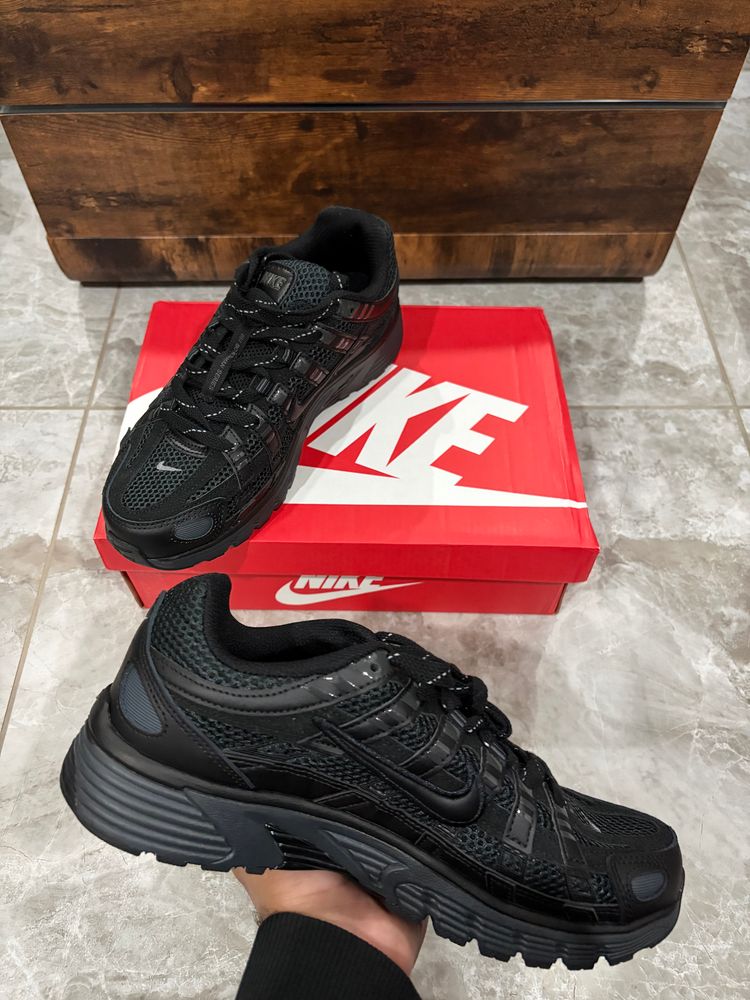 Nike Black Athletic Shoes image 2