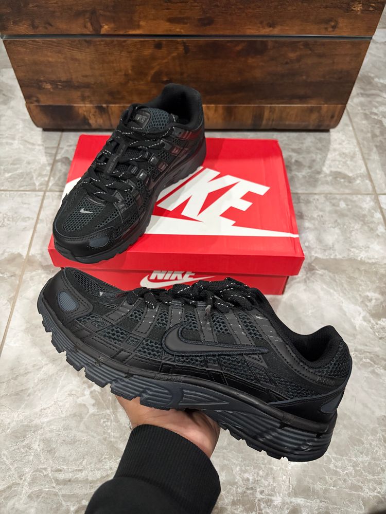 Nike Black Athletic Shoes image 1