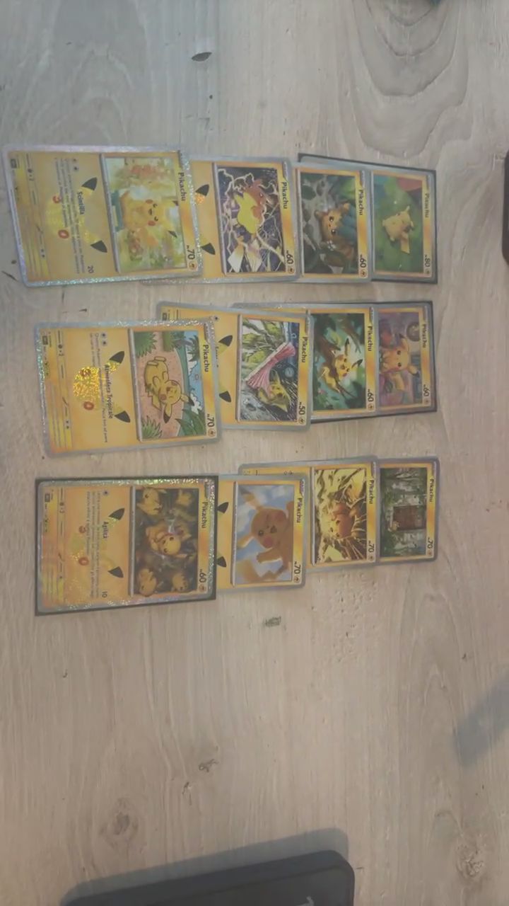 Pokemon Pikachu Trading Cards obraz 1