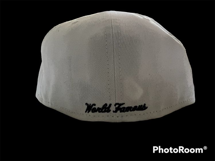 Supreme Money, Box logo New Era Baseball Cap. Size 7 1/2 2