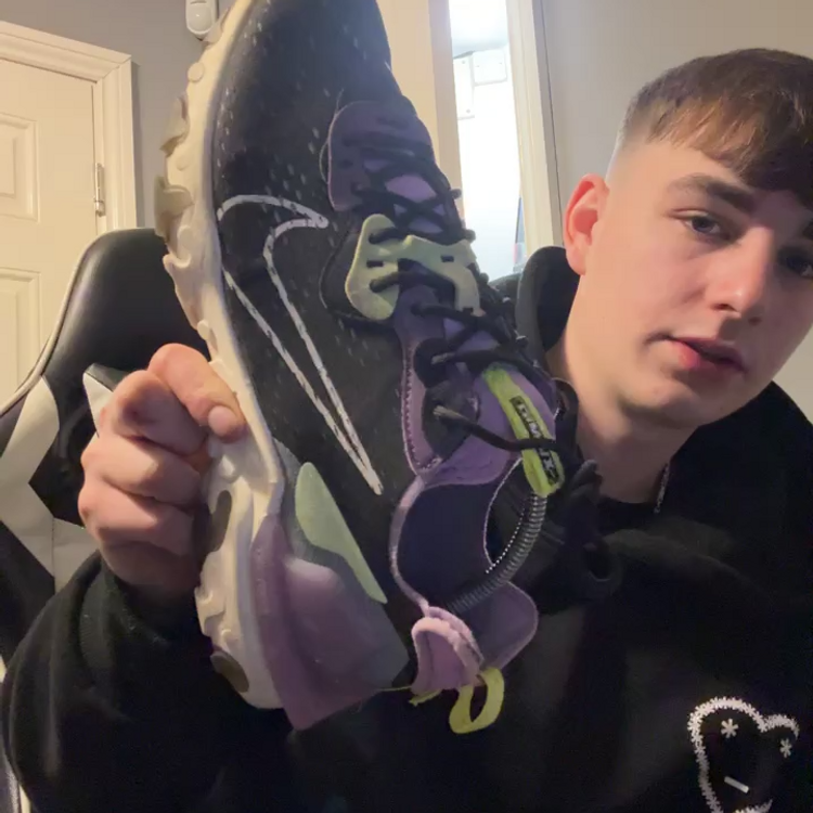 Nike nike reacts size 10.5 product image