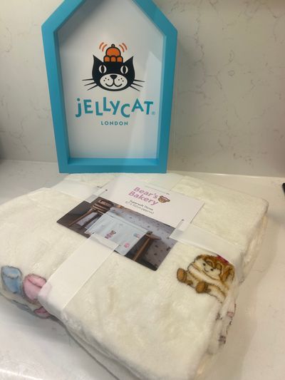 Bear'S Bakery Blanket 127 x 152 BNWT