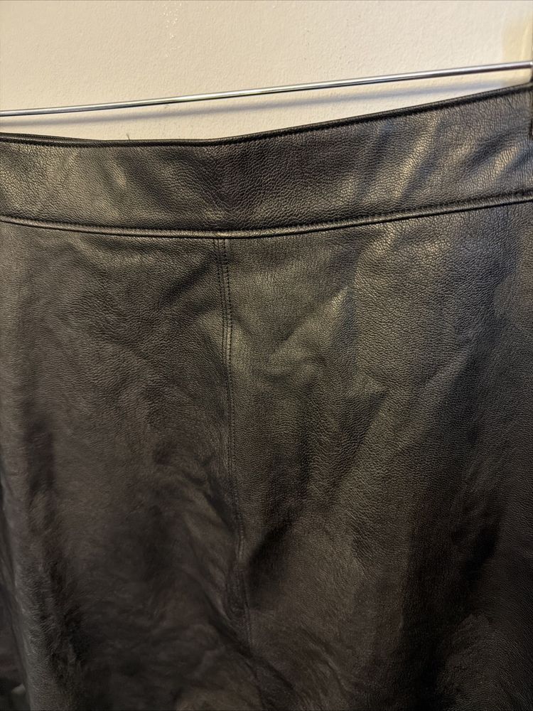 Spanx Faux Leather Like Black Midi Skirt Large BNWT 16-18 imagen 4