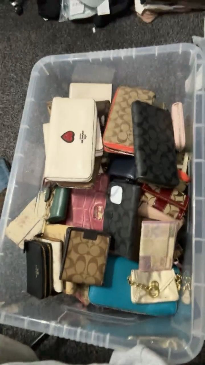 Coach random coach wallet  product image