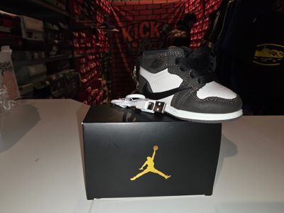 Jordan 1 Travis 8000mAh Powerbank