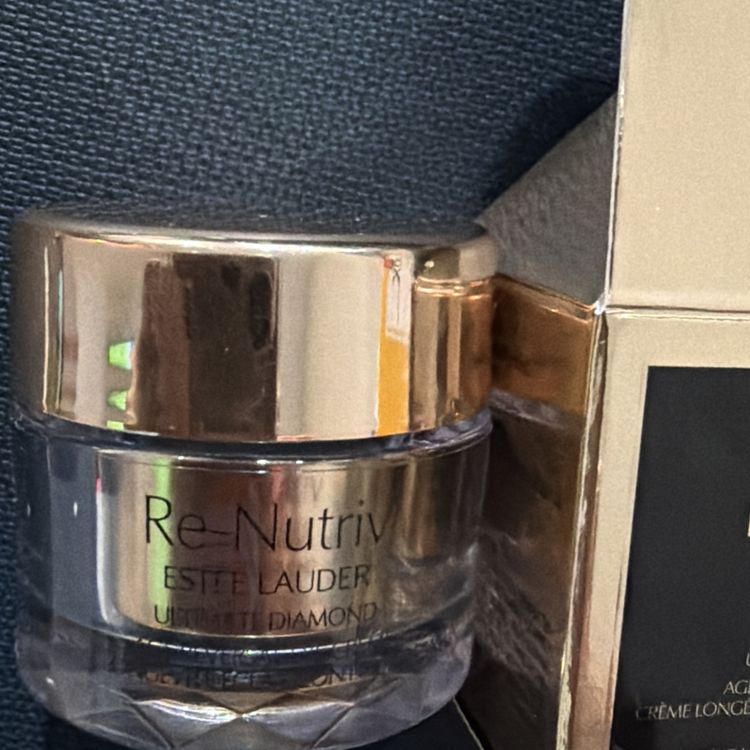 Estee Lauder Re-Nutriv Ultimate Diamond Transformative Energy Eye Creme 5ml image 2