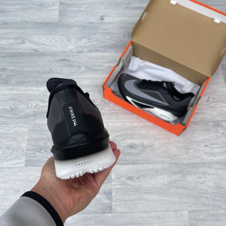 Nike Zoom Fly 6 Running Training Trainers - Black/White [FN8454 001] obraz 4