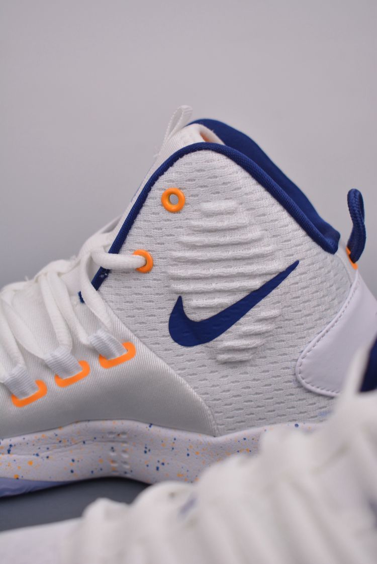 Sneakers image 6