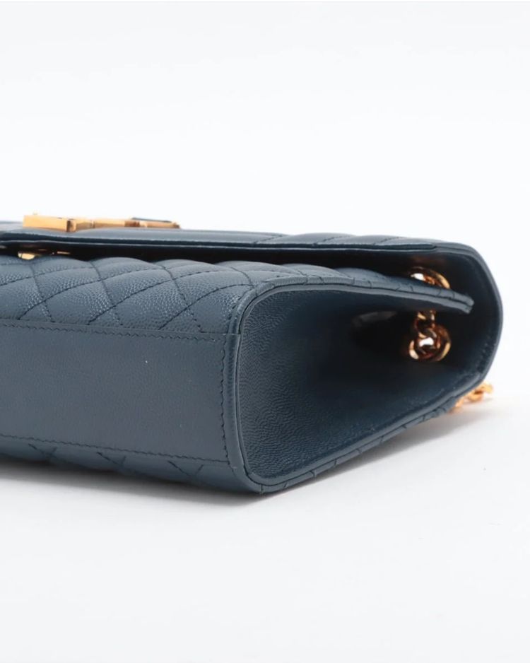 Saint Laurent Borsa Envelope Large Pelle Martellata Blu Navy — Pre-owned Autentica imagen 2
